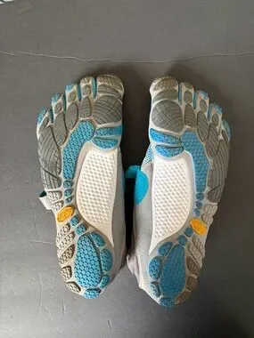 Vibram | Shoes | Vibram Fivefingers Bikila Barefoot Running Shoes Sz 39 ...